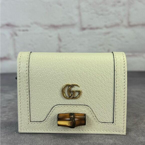 Gucci Diana Bamboo Compact Wallet - Picture 1 of 11